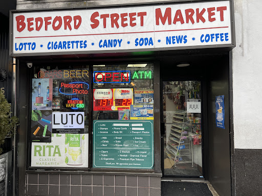 Bedford street market / smoke shop