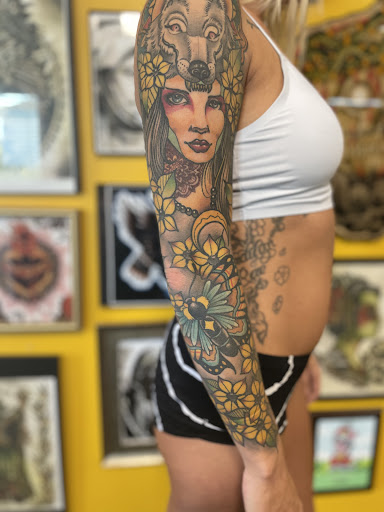 Tattoo Shop «Blu Gorilla Tattoo», reviews and photos, 1409 King St, Charleston, SC 29403, USA