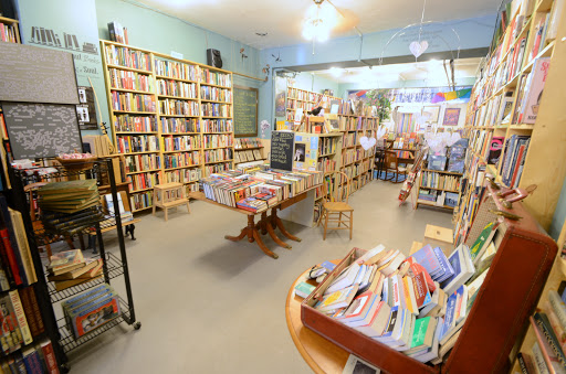 Used Book Store «The Looking Glass», reviews and photos, 823 S Oak Park Ave, Oak Park, IL 60304, USA