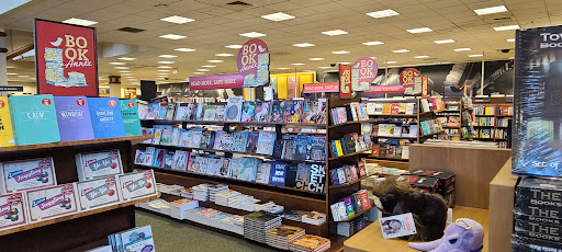 Book Store «Barnes & Noble», reviews and photos, 4550 University Ave, West Des Moines, IA 50266, USA