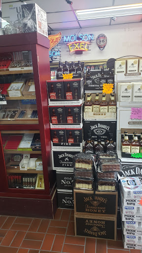 Liquor Store «Showerman Fine Wine & Liquor», reviews and photos, 15333 Merriman Rd, Livonia, MI 48154, USA
