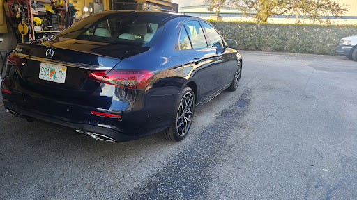 Auto Body Shop «Dayas Custom Auto», reviews and photos, 6650 Kingspointe Pkwy, Orlando, FL 32819, USA