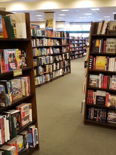 Book Store «Barnes & Noble Booksellers Valencia», reviews and photos, 23630 Valencia Blvd, Santa Clarita, CA 91355, USA