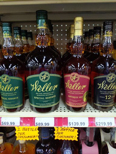 Liquor Store «Liquor World At Camelot», reviews and photos, 808 Lyndon Ln #101, Louisville, KY 40222, USA