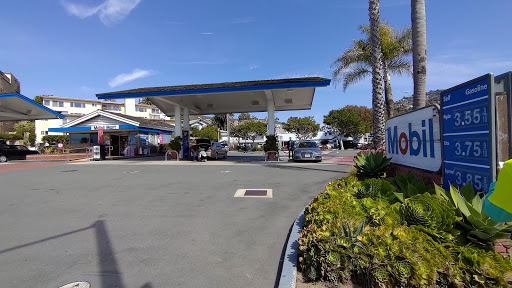 Gas Station «Mobil», reviews and photos, 104 N Coast Hwy, Laguna Beach, CA 92651, USA