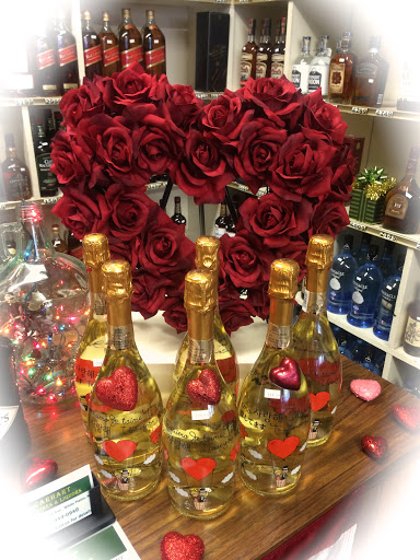 Liquor Store «Carhart Wines & Liquors», reviews and photos, 343 Mamaroneck Ave, White Plains, NY 10605, USA