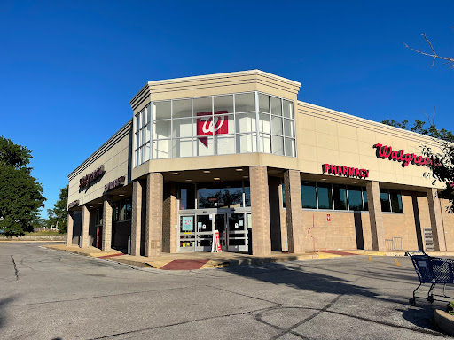 Walgreens, 9320 Lackland Rd, Overland, MO 63114, USA, 