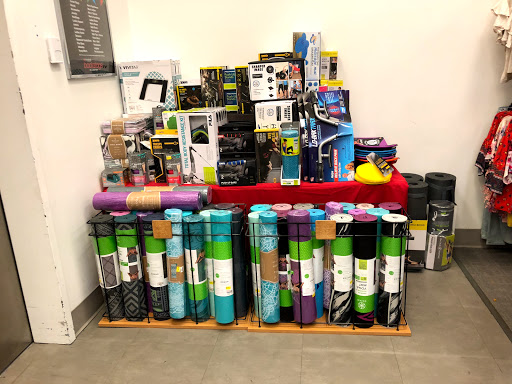 Shopping Mall «Lake Success Shopping Center», reviews and photos, 1526 Union Tpke, New Hyde Park, NY 11040, USA