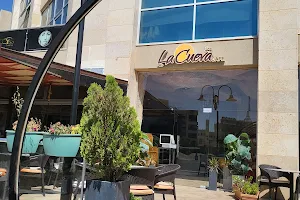 La Cueva Cafe لاكويفا كافيه image