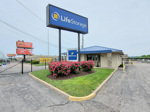 Self-Storage Facility «Life Storage», reviews and photos, 485 N Hwy Dr, Fenton, MO 63026, USA