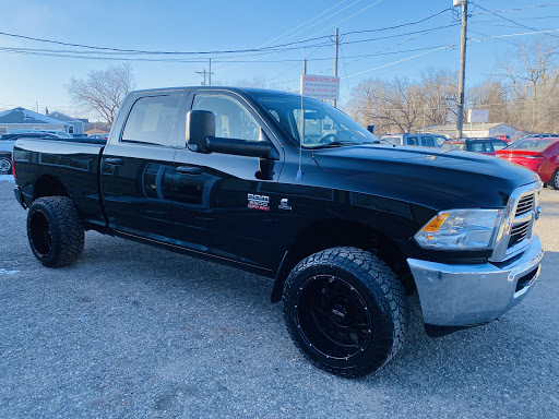 Used Truck Dealer «Truck City Inc», reviews and photos, 145 NE Broadway Ave # 2, Des Moines, IA 50313, USA