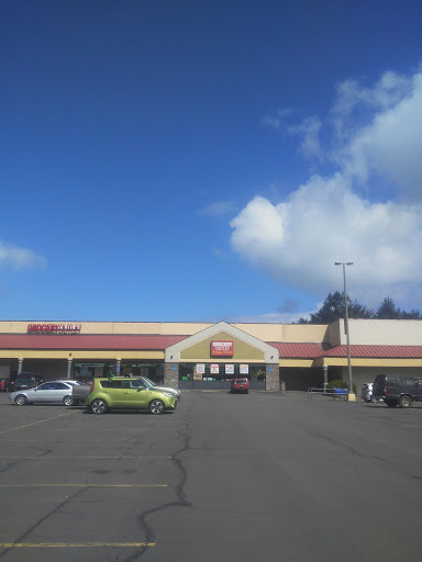 Grocery Store «Grocery Outlet Bargain Market», reviews and photos, 4157 NW U.S. 101 #101, Lincoln City, OR 97367, USA