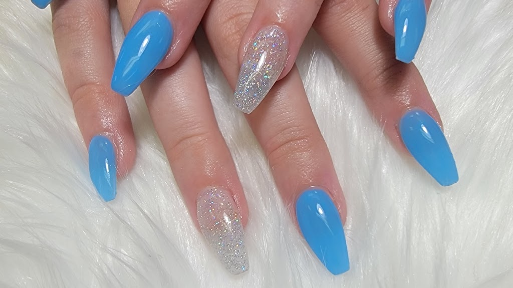 R Nails&Spa 27316