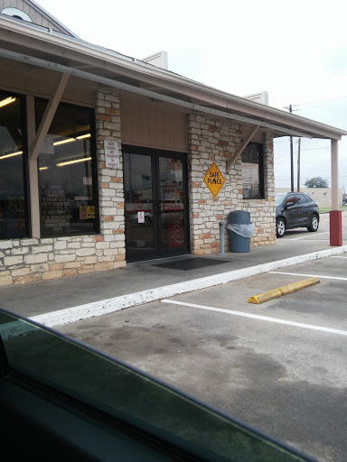 Convenience Store «Wag.A.Bag #11», reviews and photos, 3121 Williams Dr, Georgetown, TX 78628, USA