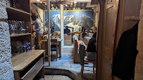 Atmosphère du Restaurant servant de la raclette Les Marmottes à Paris - n°3