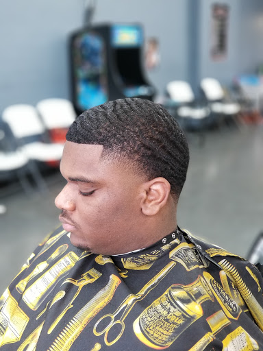 Barber Shop «Razor 1 Kutz Barbershop», reviews and photos, 7218 Montgomery Rd, Silverton, OH 45236, USA