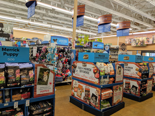 Pet Supply Store «PetSmart», reviews and photos, 2858 Willamette St, Eugene, OR 97405, USA