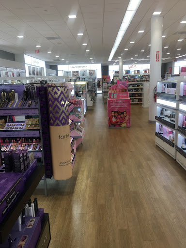Cosmetics Store «Ulta Beauty», reviews and photos, 3839 Emery St #200, Emeryville, CA 94608, USA