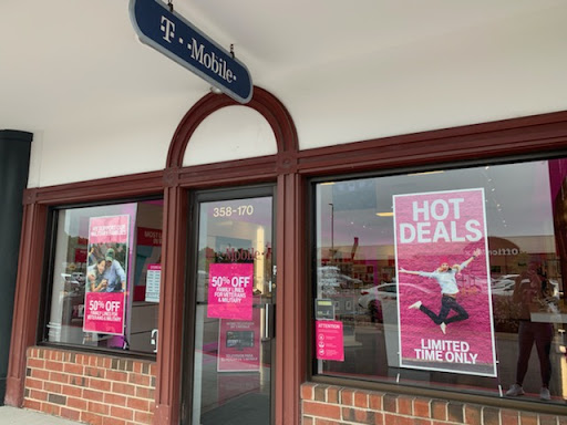 Cell Phone Store «T-Mobile», reviews and photos, 358 W Army Trail Rd #170, Bloomingdale, IL 60108, USA