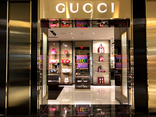 Shopping Mall «The Shops at Chestnut Hill», reviews and photos, 199 Boylston St, Chestnut Hill, MA 02467, USA