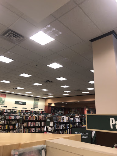 Book Store «Barnes & Noble», reviews and photos, 1163 Valley River Dr, Eugene, OR 97401, USA