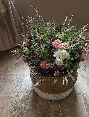A l'aube d'une fleur à Tuffé-Val-de-la-Chéronne