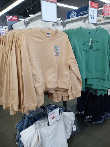 Clothing Store «Old Navy», reviews and photos, 15661 S Apopka Vineland Rd, Orlando, FL 32821, USA