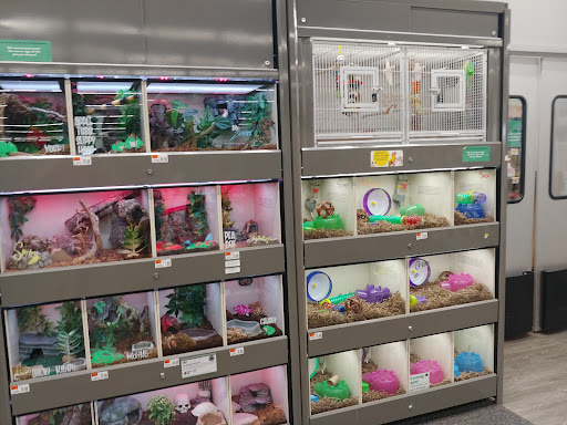 Pet Supply Store «Pet Supplies Plus», reviews and photos, 13360 W 87th St Pkwy, Lenexa, KS 66215, USA