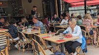 Atmosphère du Restaurant La Marina à Port-en-Bessin-Huppain - n°3