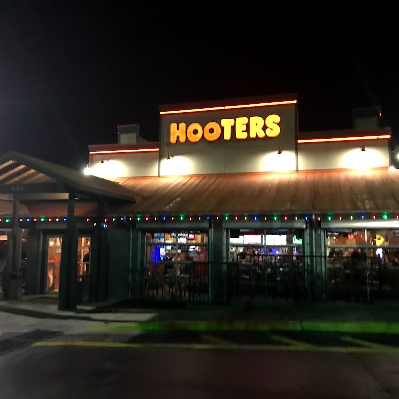 Hooters