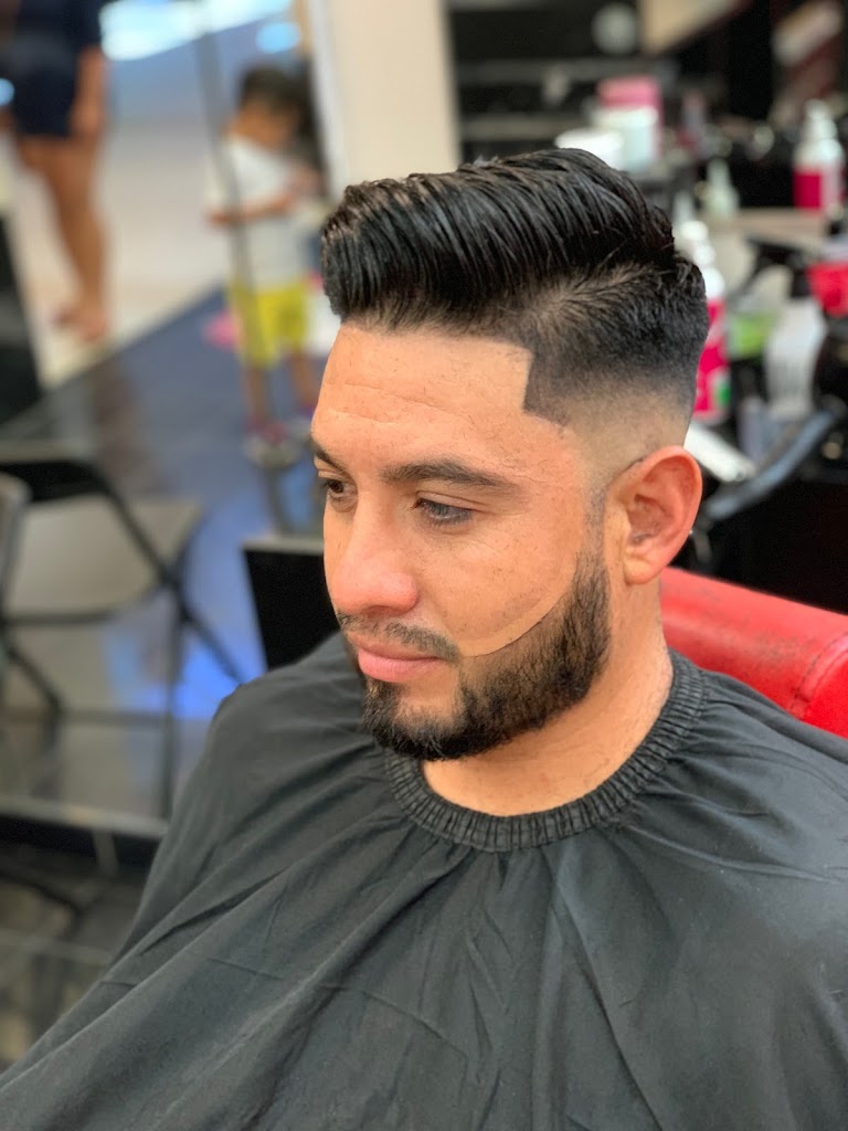 THE HAIR SHOW BARBER SHOP 39301