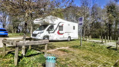 aire de stationnement camping car à Ronchamp