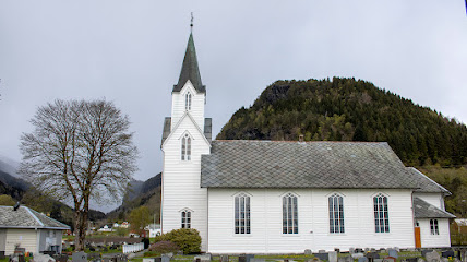 Strandebarm kyrkje