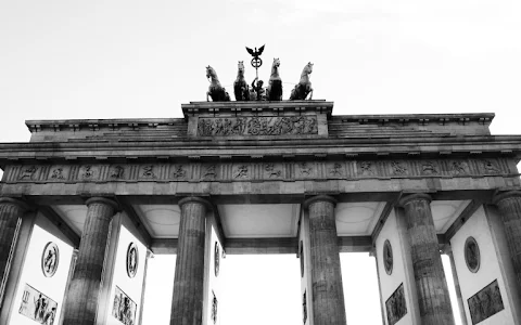 S-thetic Berlin image