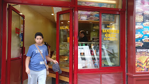 Photo n°42 de Barbes Food à Paris ()