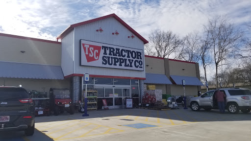 Tractor Supply Co., 2211 Carmack Blvd, Columbia, TN 38401, USA, 