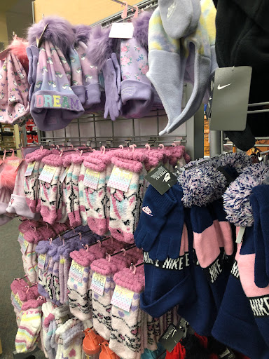 Shoe Store «Shoe Carnival», reviews and photos, 3408 S Glenstone Ave, Springfield, MO 65804, USA