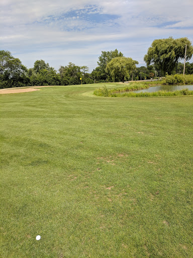 Golf Course «Renwood Golf Course - Round Lake Area Park District», reviews and photos, 701 E Shorewood Rd, Round Lake Beach, IL 60073, USA