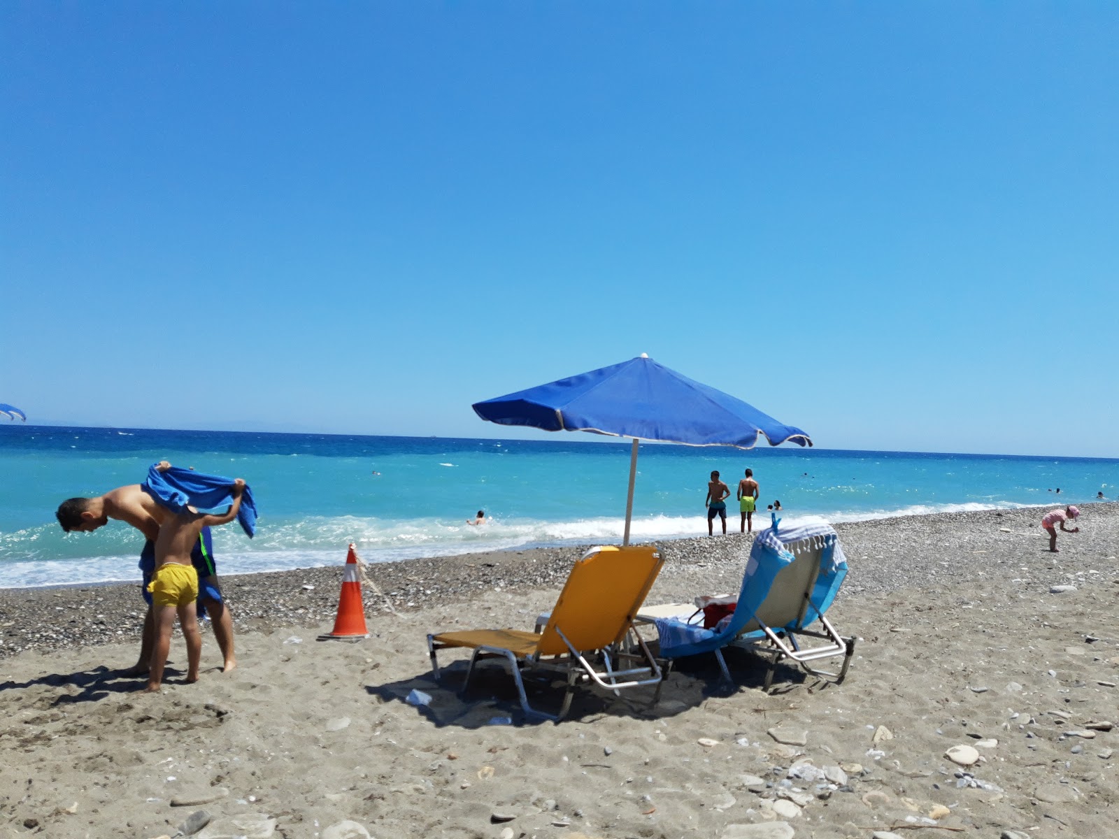 Foto de Stomi beach com alto nível de limpeza
