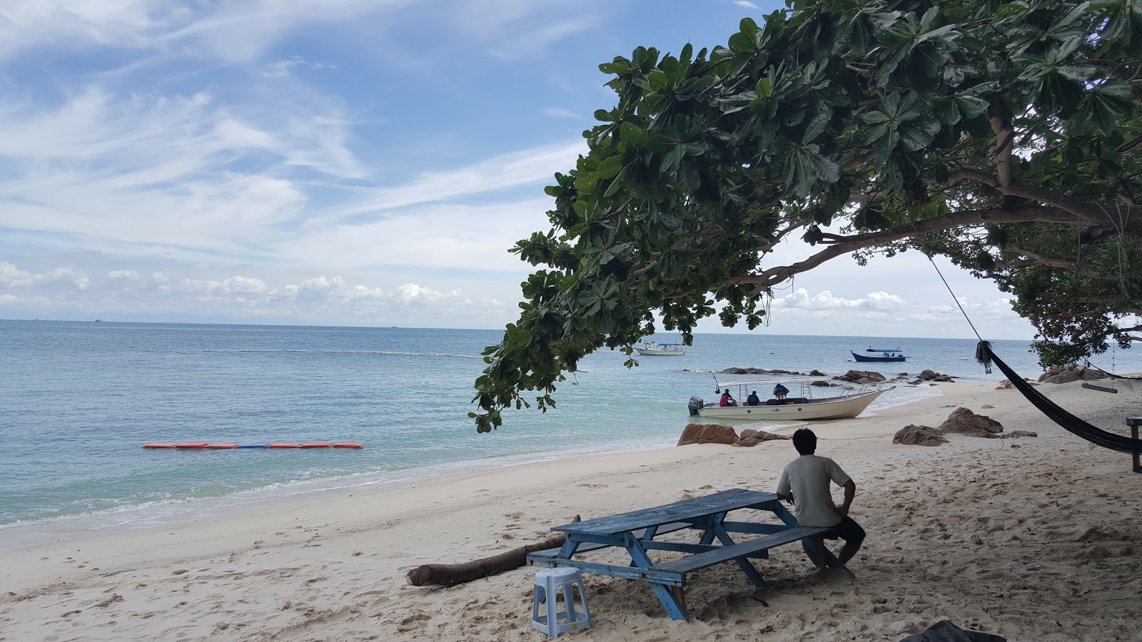 Photo de Pulau Lalang Beach avec plage spacieuse