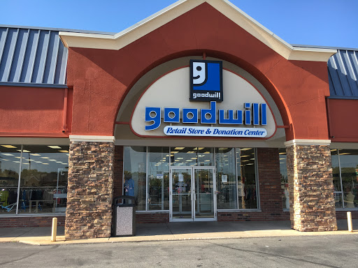 Goodwill Retail Store of Chesterfield – Forum Center, 11 Forum Shopping Center, Chesterfield, MO 63017, USA, 