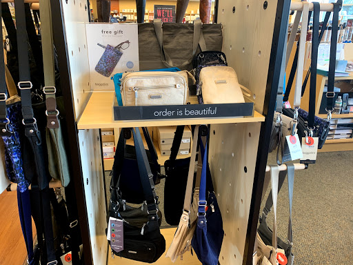 Shoe Store «Peltz Shoes - Bradenton Store», reviews and photos, 5275 University Pkwy, University Park, FL 34201, USA