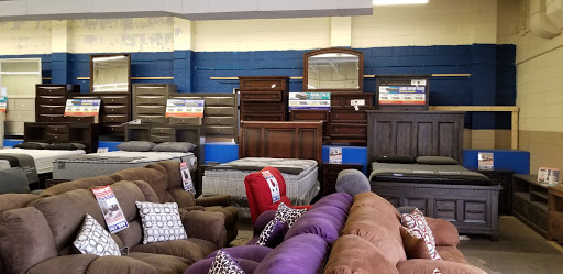 Furniture Store «American Freight Furniture and Mattress», reviews and photos, 3804 S 27th St, Milwaukee, WI 53221, USA