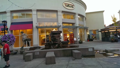 Shopping Mall «Bridgeport Village», reviews and photos, 7455 SW Bridgeport Rd, Tigard, OR 97224, USA