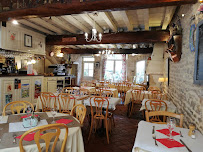 Atmosphère du Restaurant français Auberge la Coquille à Vézelay - n°14