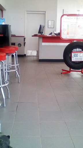 Tire Shop «Discount Tire Store - Cedar Rapids, IA», reviews and photos, 3050 Wiley Blvd SW, Cedar Rapids, IA 52404, USA