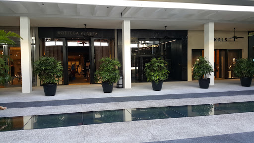 Shopping Mall «Bal Harbour Shops», reviews and photos, 9700 Collins Ave, Bal Harbour, FL 33154, USA