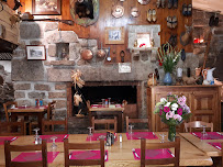Atmosphère du Restaurant La Ferme de Livarat Girard Cedric à Pradelles - n°13