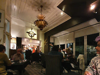 Table Restaurant & Lobby