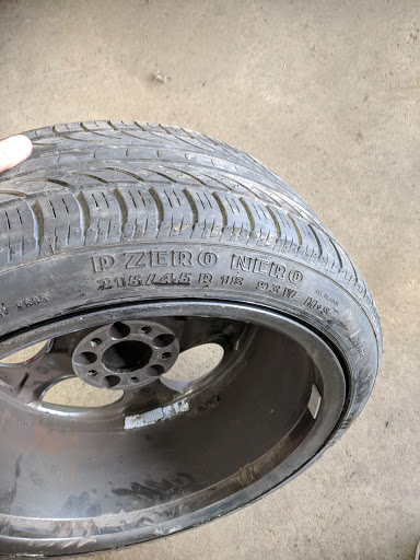 Entrepot Du Pneu, 4055 Boulevard de Shawinigan-Sud, Shawinigan-Sud, QC G9P 4G3, Canada, 